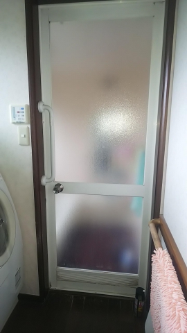 浴室ドアのドアノブが動作不良の為取り替え！（魚津市　T様邸）